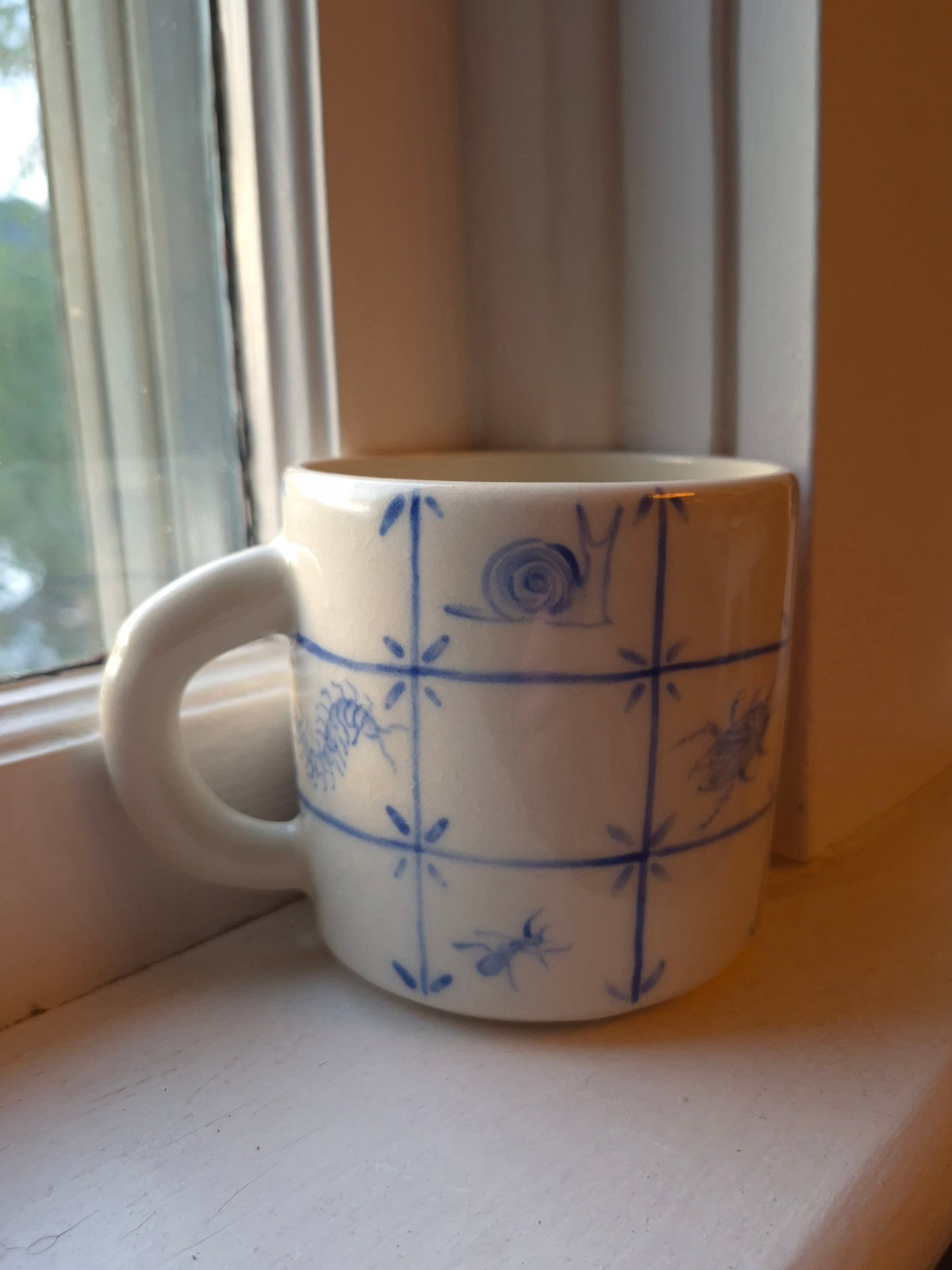 Delft Tile Mug, Insects