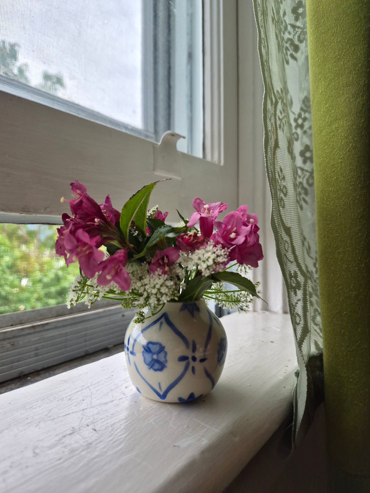 Mini Bud Vase, Patterned Flower