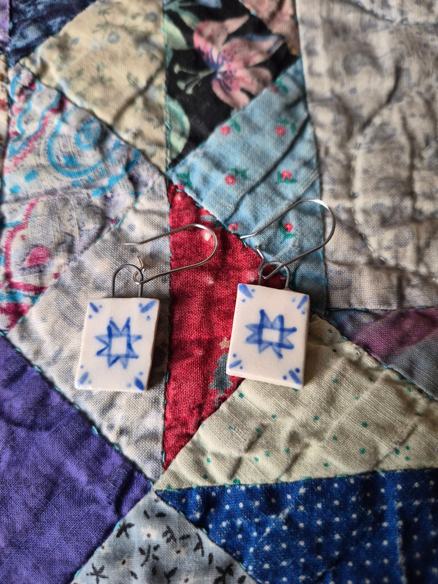 Delft Tile Earrings, Quilt Pattern